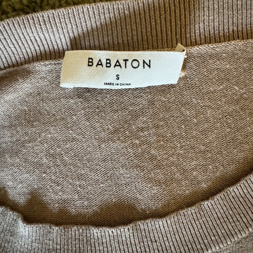 Aritzia Babaton Lightweight Knit Sweater Small Beige Minimalist Quiet Luxury - Picture 7 of 7